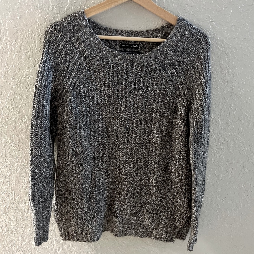 American Eagle XS super soft sweater crew neck